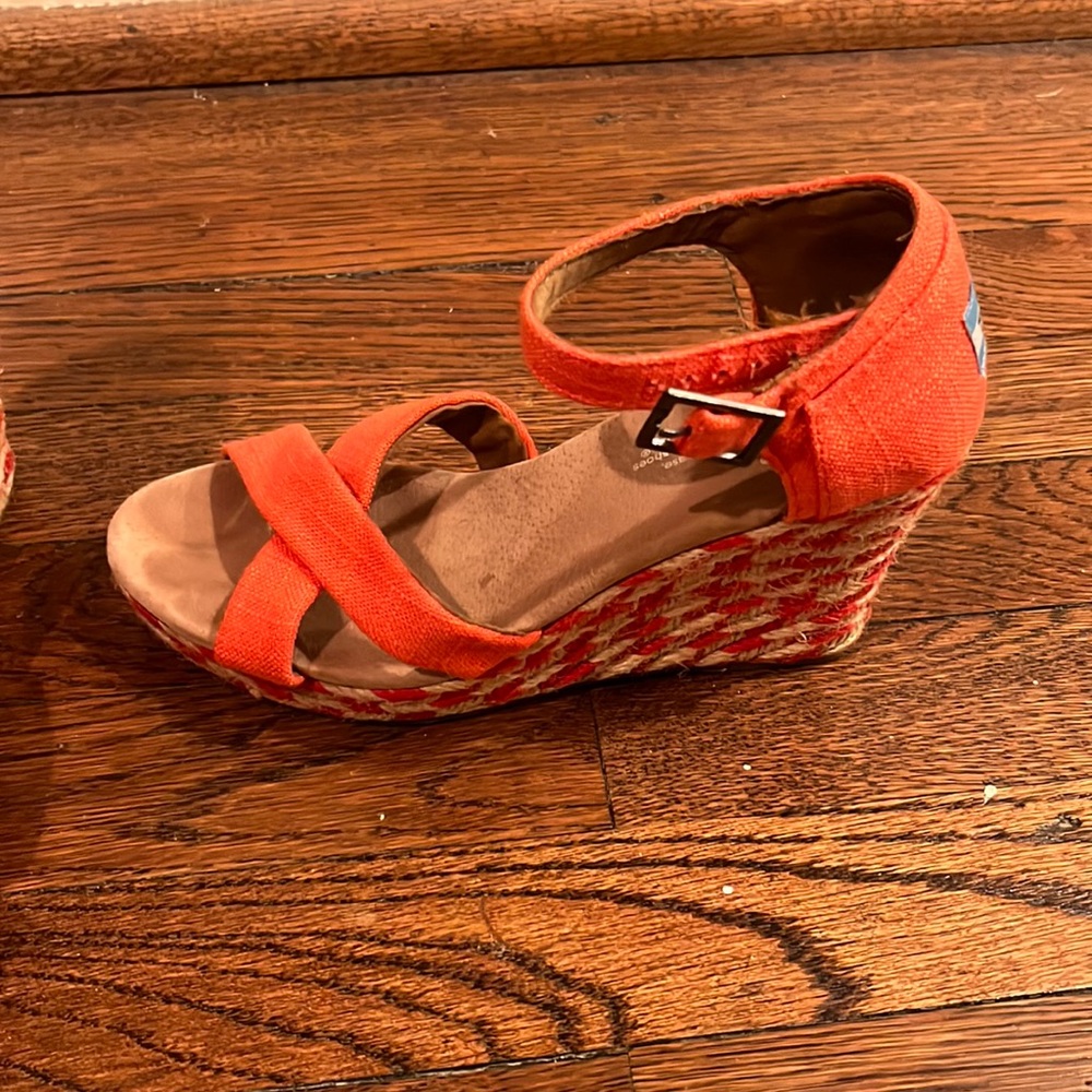 TOMS orange espadrilles, size 7